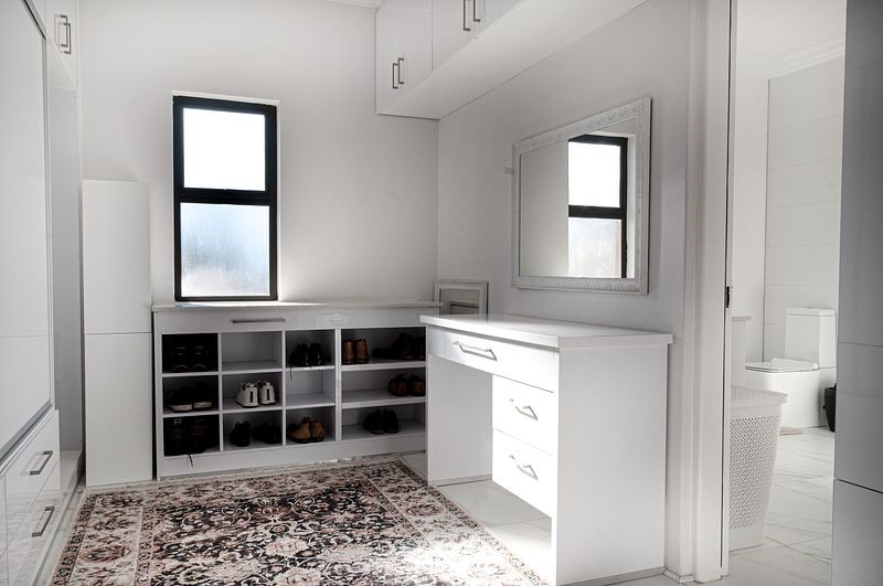 5 Bedroom Property for Sale in Safari Gardens North West